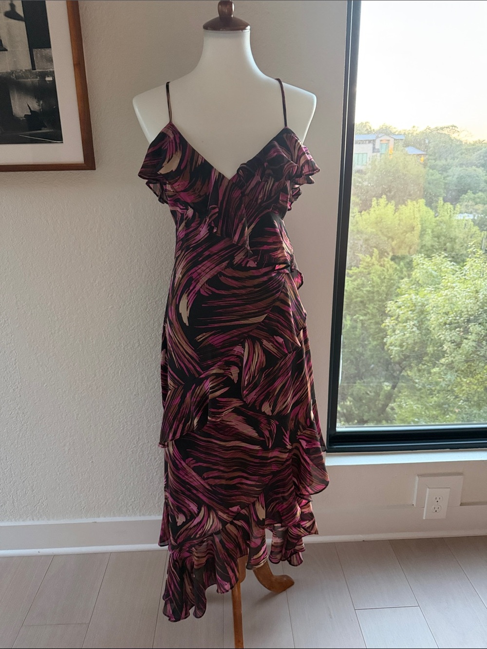 Flowing Ruffle Spaghetti Strap Dress in Abstract Print